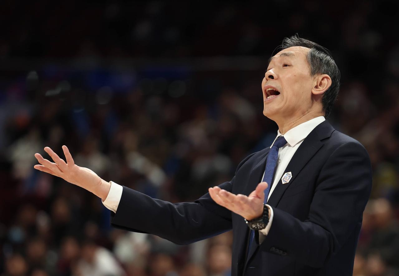 许利民信心不足！明晚19：35，北京男篮将在客场对阵广东男篮！从双方排名看，这