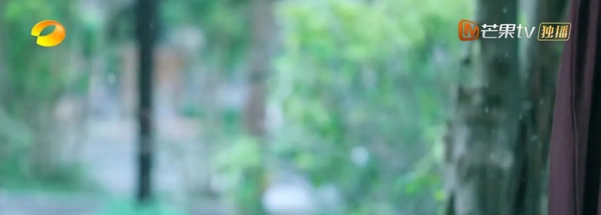 黄圣依也挺要强的录制时接到老师电话，黄圣依说:“（安迪)这个分数低到有点