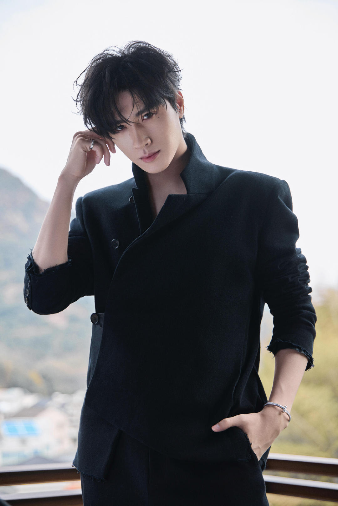 展轩｜一组新大片，身穿SANKUANZ2026春夏系列，佩戴Tiffany&C