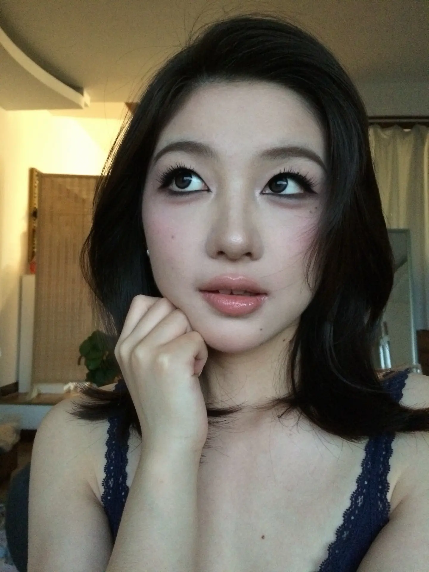 几天不化妆又开始乱化。