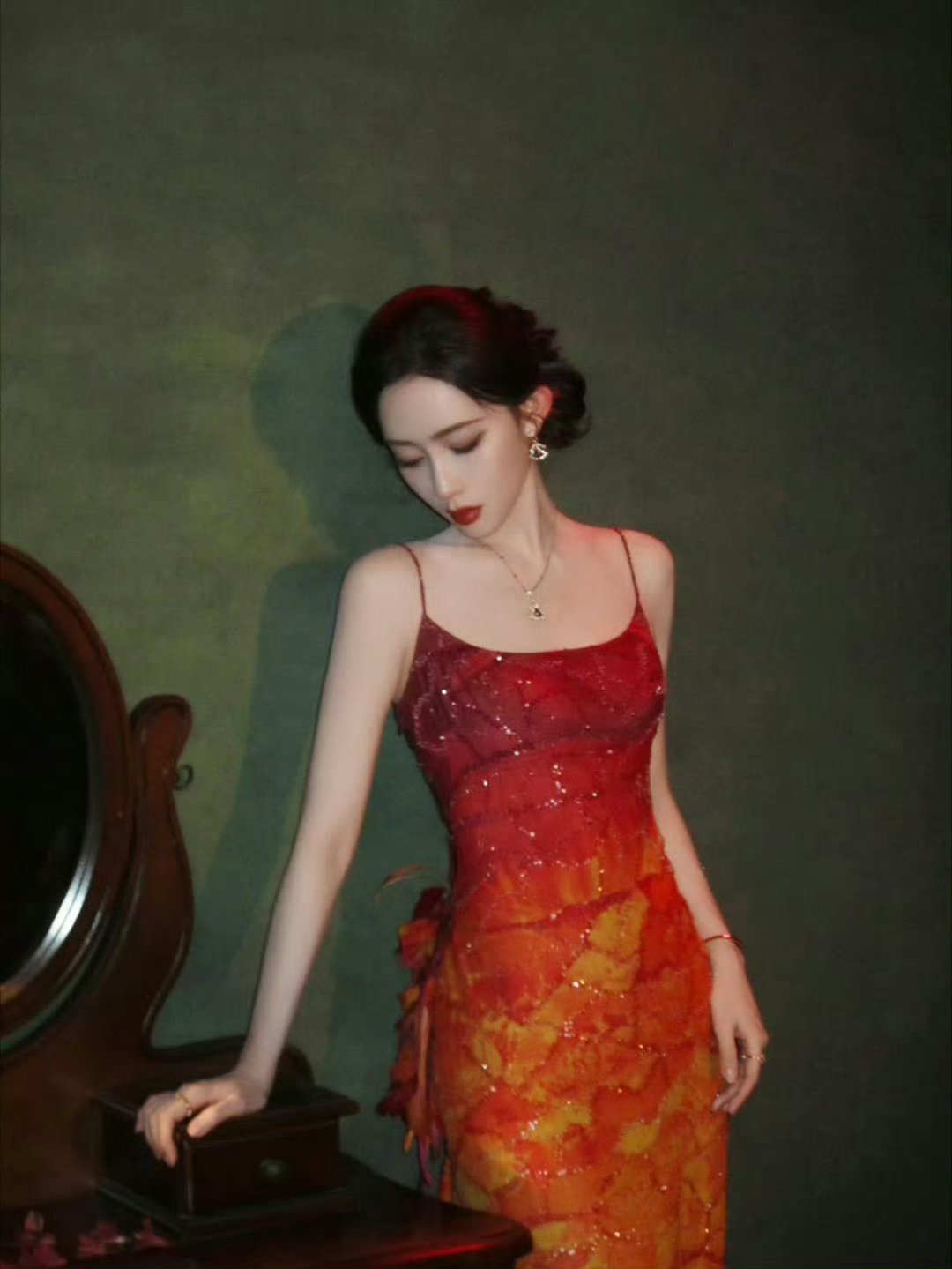 孟子义渐变吊带裙神女