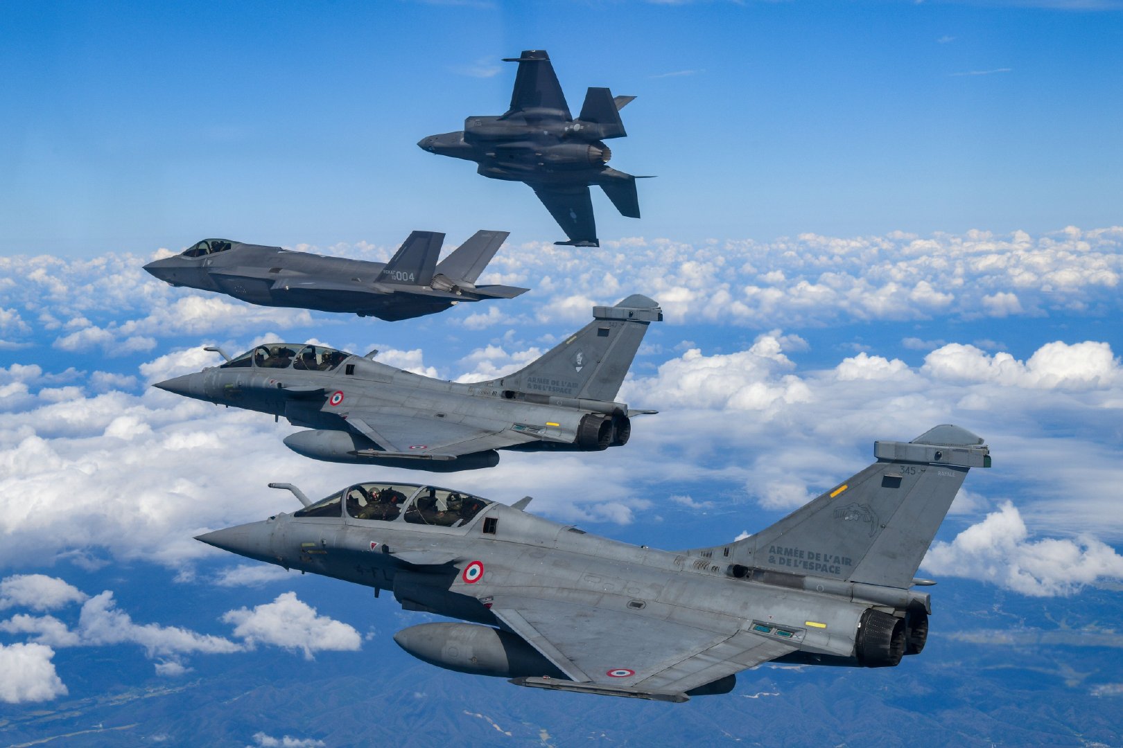 韩法联合空中训练，韩国空军出动F-35A、F-15K、KF-16、FA-50战斗机以及KC-330多