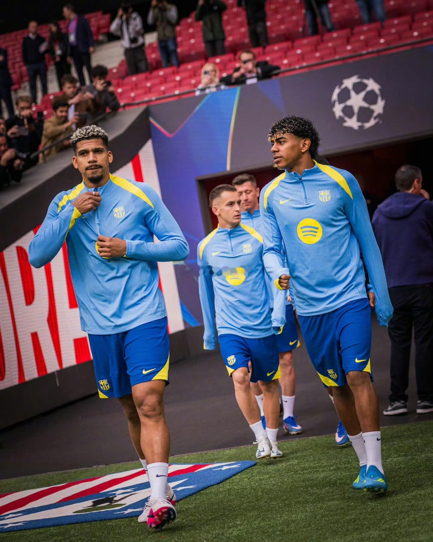 马竞vs巴萨前瞻：两球优势难挡巴萨反扑，德容复出助力客场取胜北京时间4月15日凌