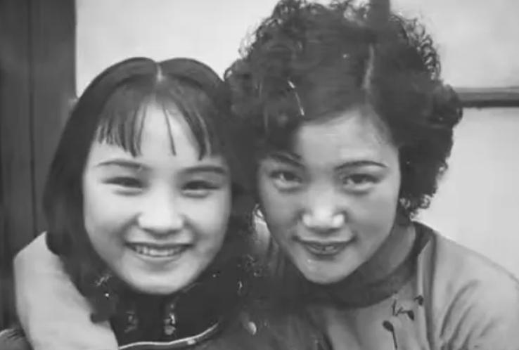 1937年，著名影星陈燕燕去闺蜜童月娟的家中做客，聊的口渴就顺手把桌上茶杯里的水