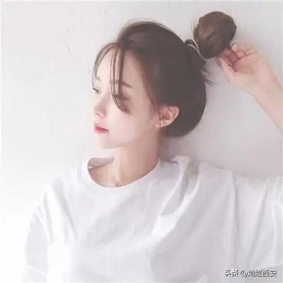 越来越发现身边的老年人，一辈子就干两件事：第一：怕别人笑话。第二：笑话别人