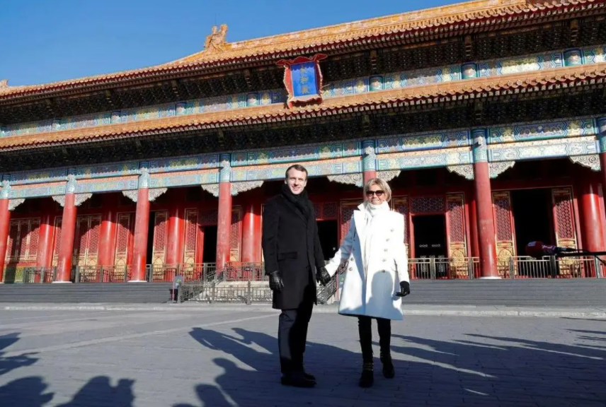 法国连夜回国，美国炸锅了