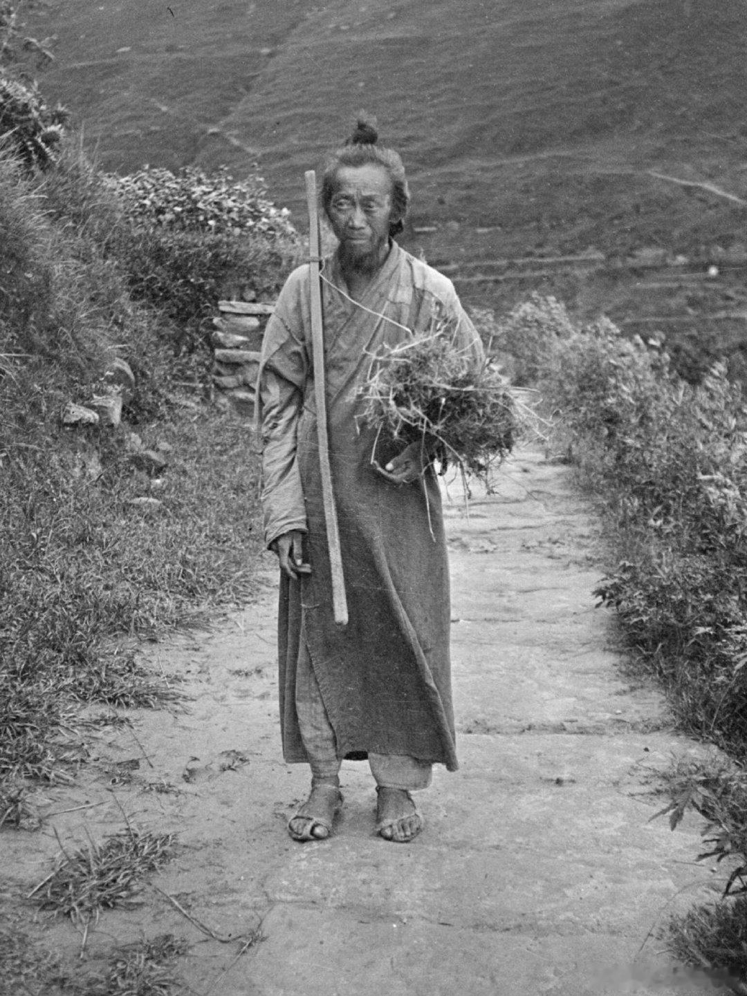 我大秦锐士，横扫千军前的。。卷席行军图。。​​​