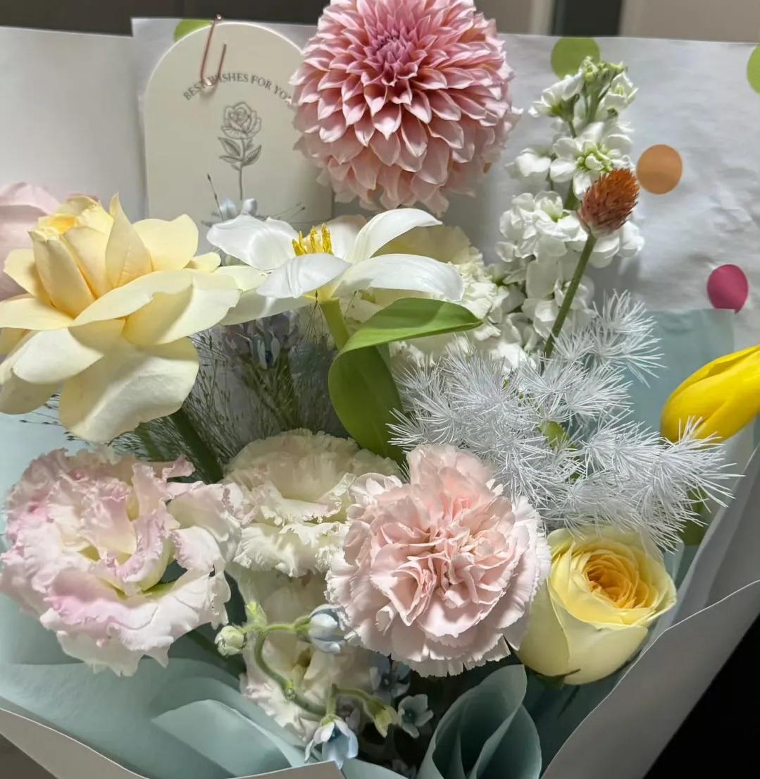 曾经月入过万，觉得未来可期；后来输掉所有，才懂成年人的游戏里，努力只是入场券。下