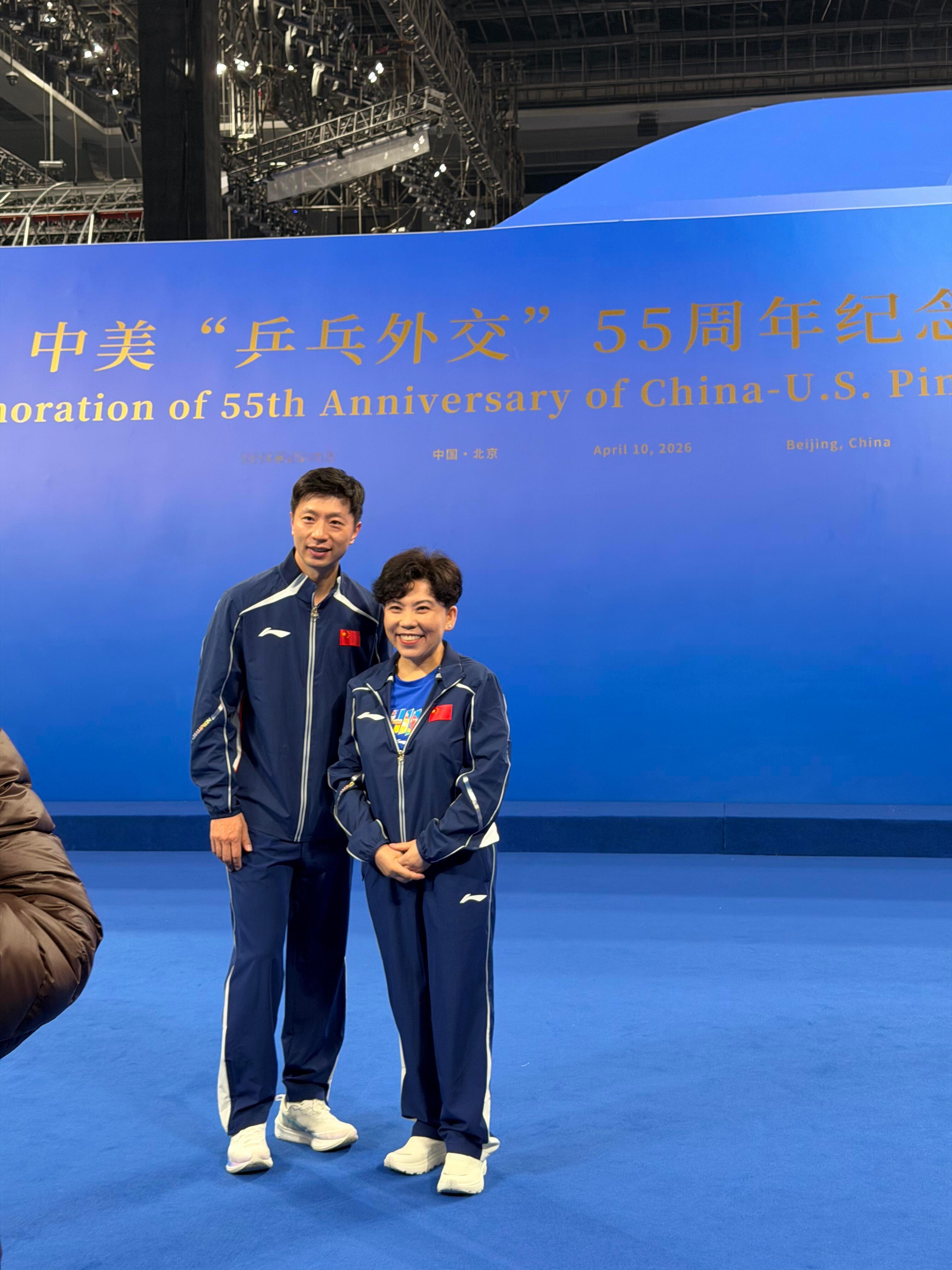 像在拍大片一样的美貌和玩球猫猫马龙