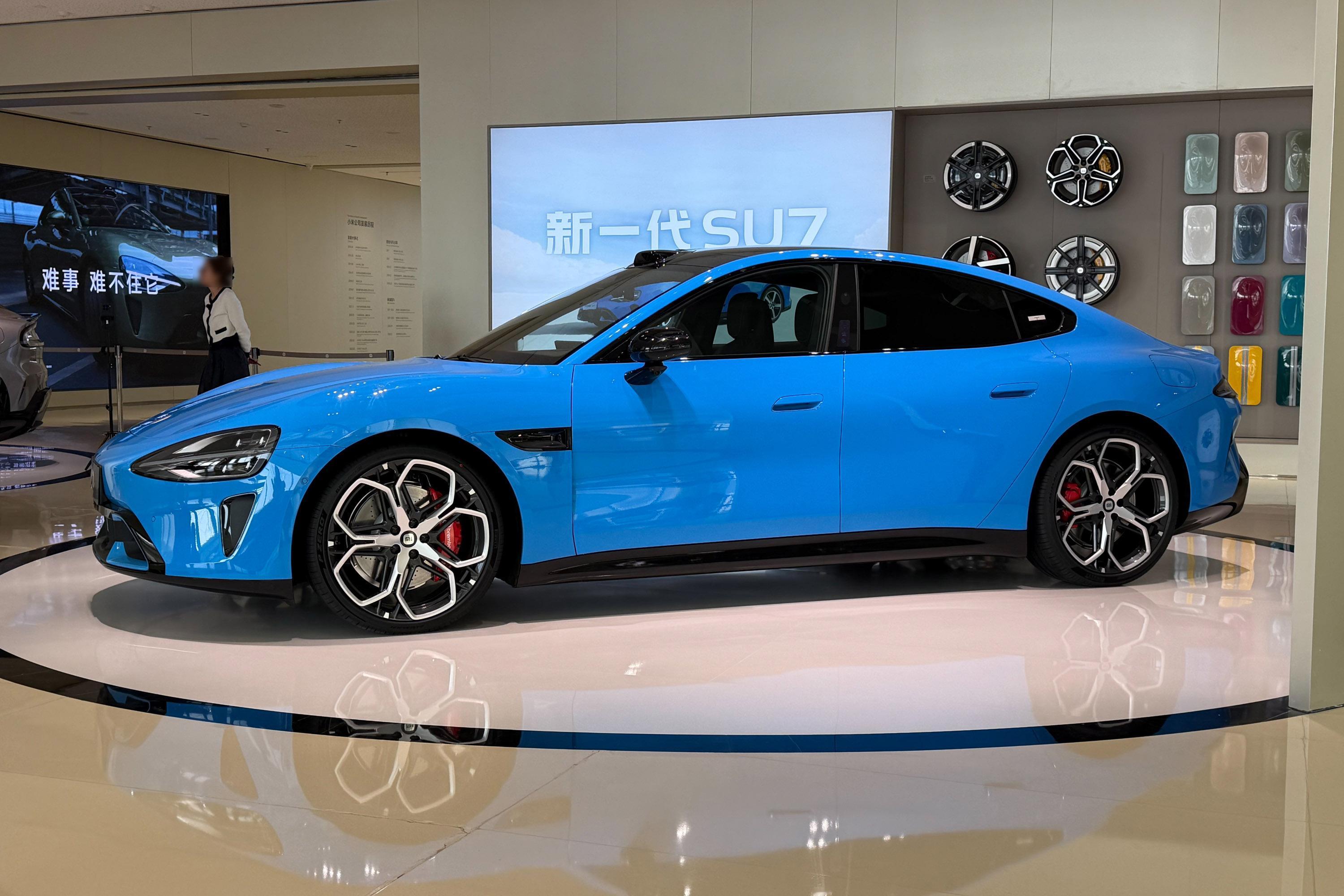 雷军确认第一代SU7停产实话实说，su7是一款划时代的车型绝大多数人在当时都小看