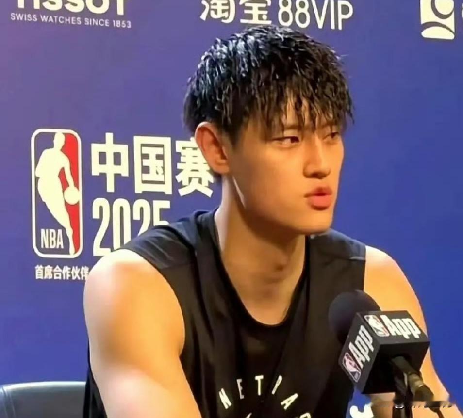 曾凡博不回首钢了？新赛季眼看就要开打，北京队的名单里还没见着曾凡博的名字。这