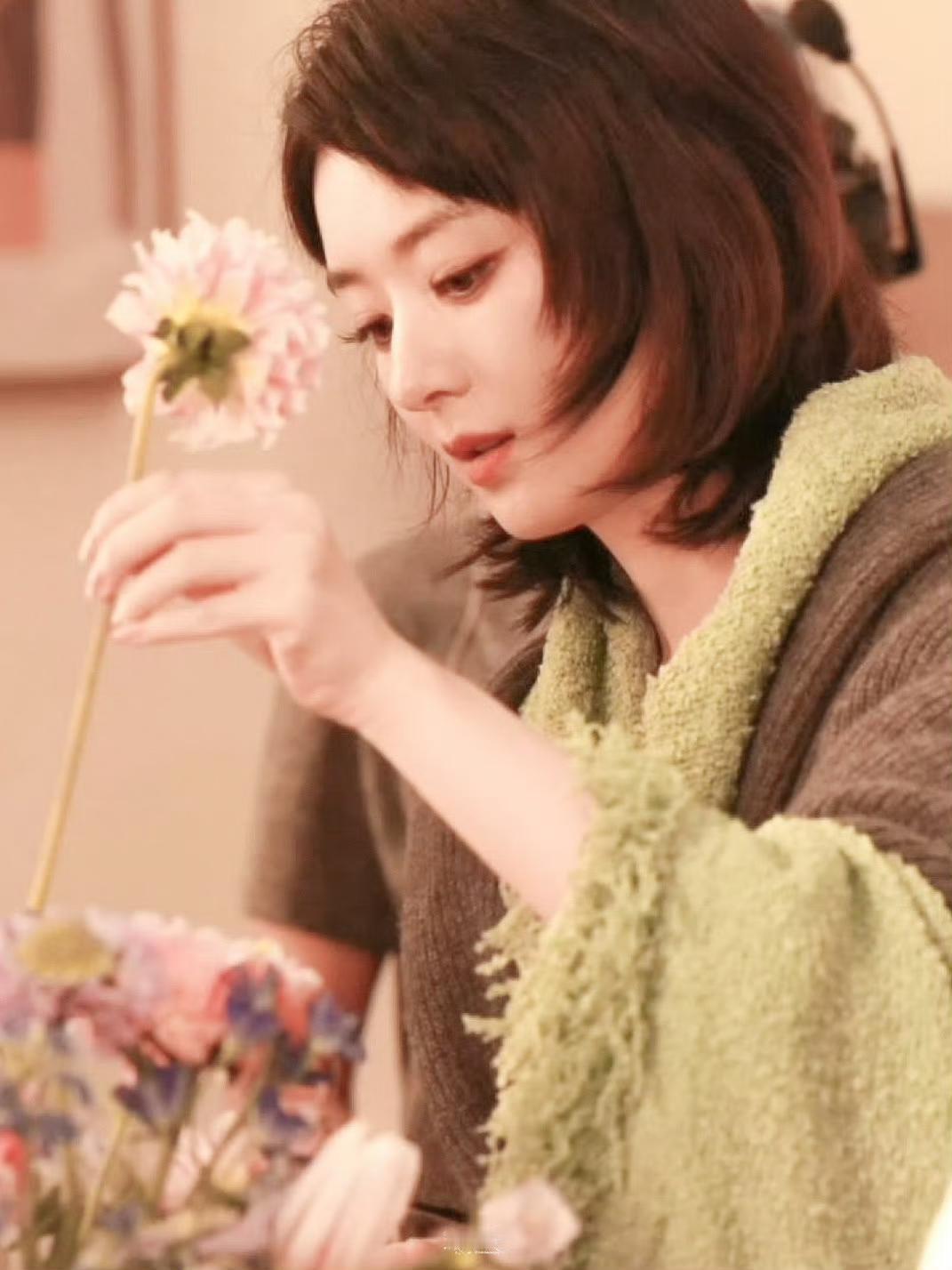 九年沉淀，赵丽颖的温柔从未改变｜从楚乔到插花姐姐，她始终有两面光芒🍃九年