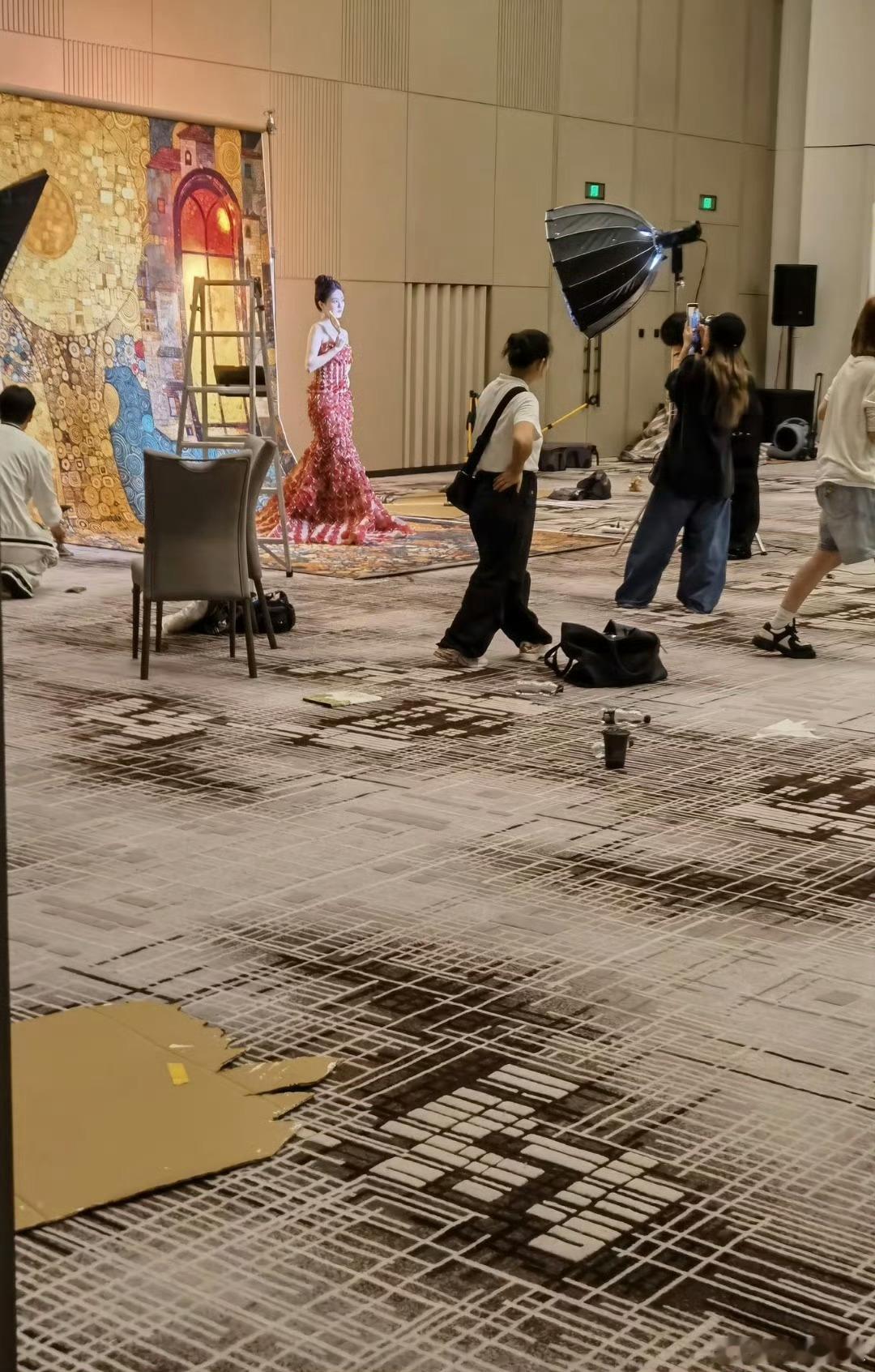 后期修图师辛苦了～​​​