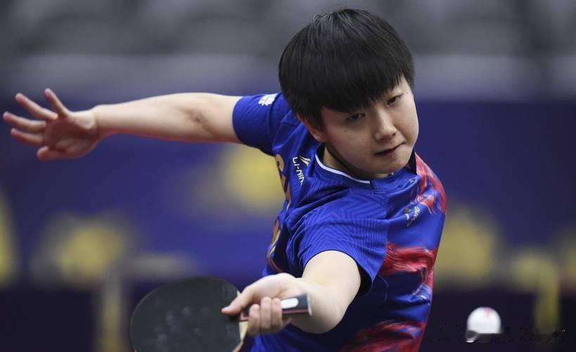 看完多哈那场比赛我明白了孙颖莎之前顶着多大的压力她就是一面盾牌挡住了所有的