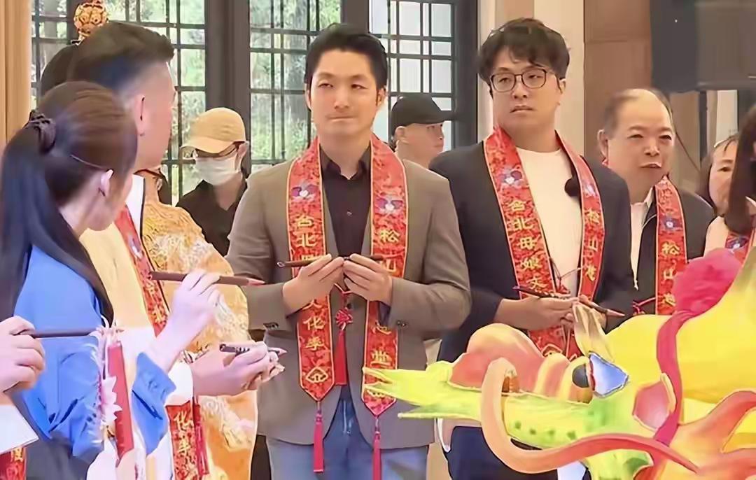 据海峡导报消息：5月13日，赖清德将在民进党中常会上，亲手将竞选彩带授予沈伯洋，