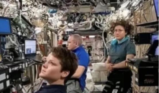 为什么大家都不提中国空间站了？因为没脸提，跟国际空间站差距太大！中国空间站可不是