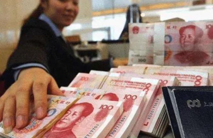 浙江一个老头，拆迁分了450万，把三孩子叫回来分钱。大儿子说不要，二女儿也说不要