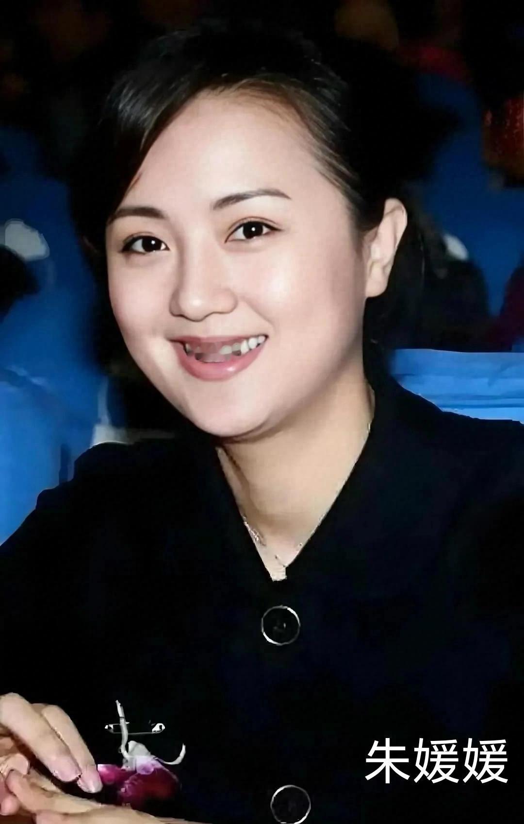 追剧《小城大事》漂亮的朱媛媛让高雪梅这个角色成为经典！高雪梅不仅有胸怀、有气魄