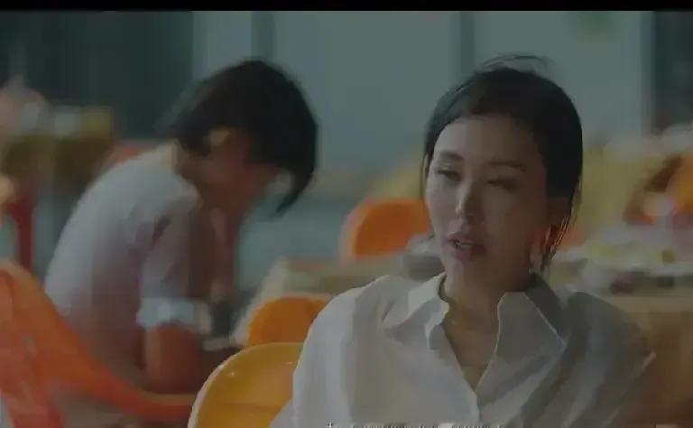 王石在一段流出的视频里说，他爱自己七分，只爱田朴珺三分。田朴珺听完点头，说自己