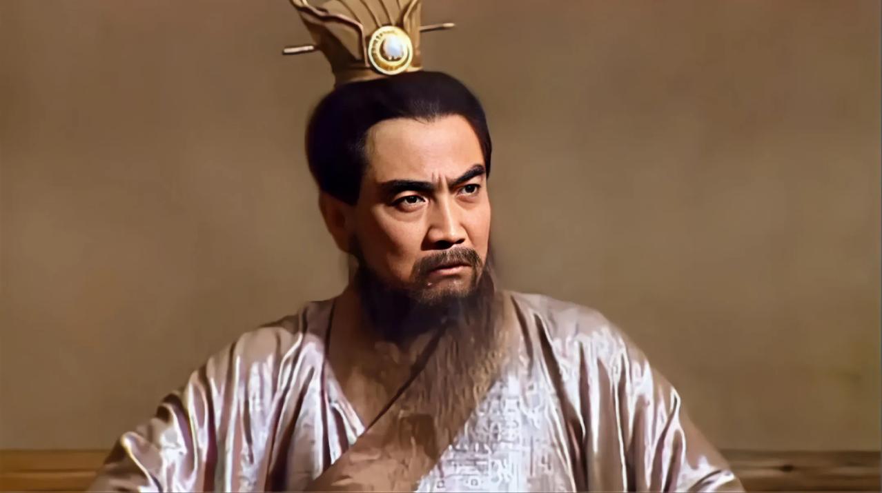 贾诩说的一句话，让我突然明白了为什么他能成为三国“寿终正寝”的谋士贾诩追随曹