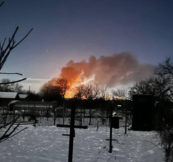 幸运的伊尔斯基炼油厂很荣幸地成为了新年第一座被袭击的俄罗斯炼油厂！