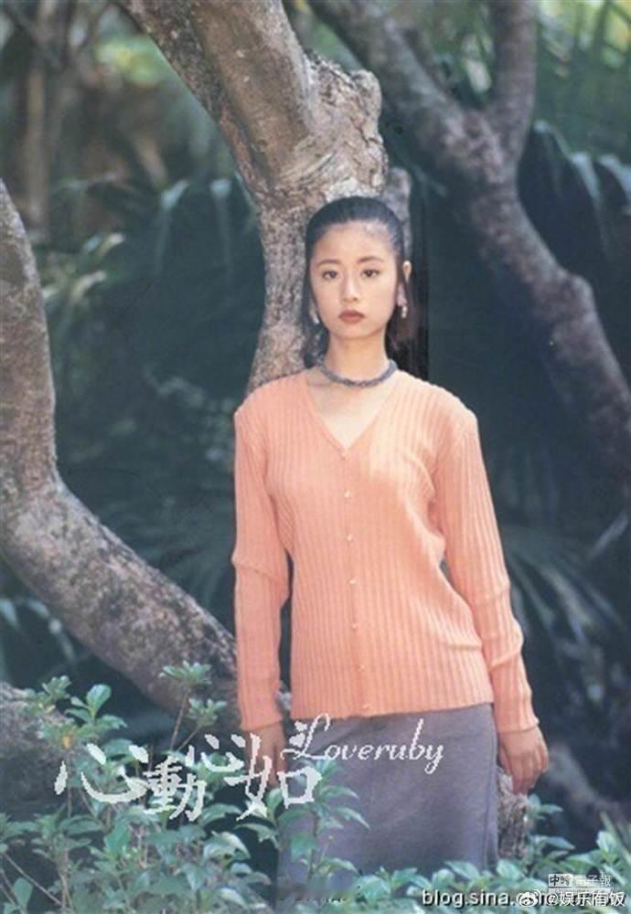 林心如高中时期模特照林心如带着女儿重游淡水，重返自己高中时期拍摄第一组平面模特
