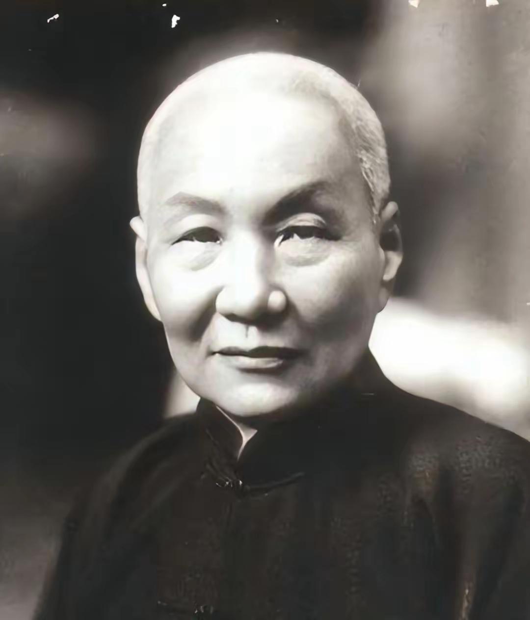 1937年11月，上海沦陷后，日本人找张啸林谈合作条件，张说：“合作可以，不过，