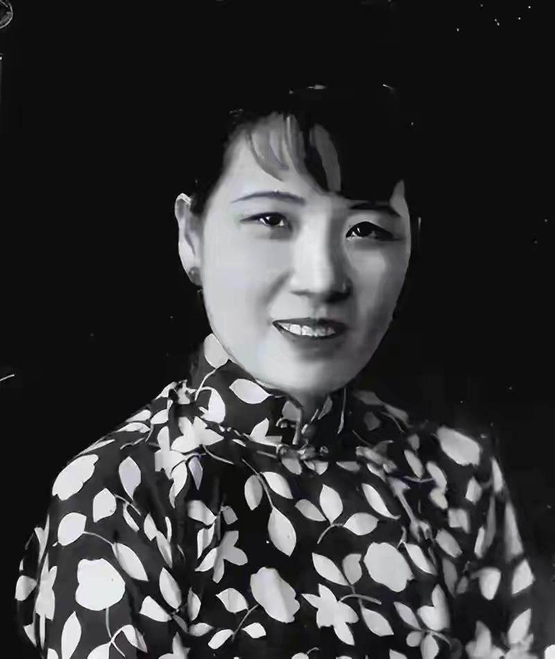 伺候宋美龄大半辈子的老佣人，临死之际才肯吐露：她能活到106岁，凭借的压根不是那