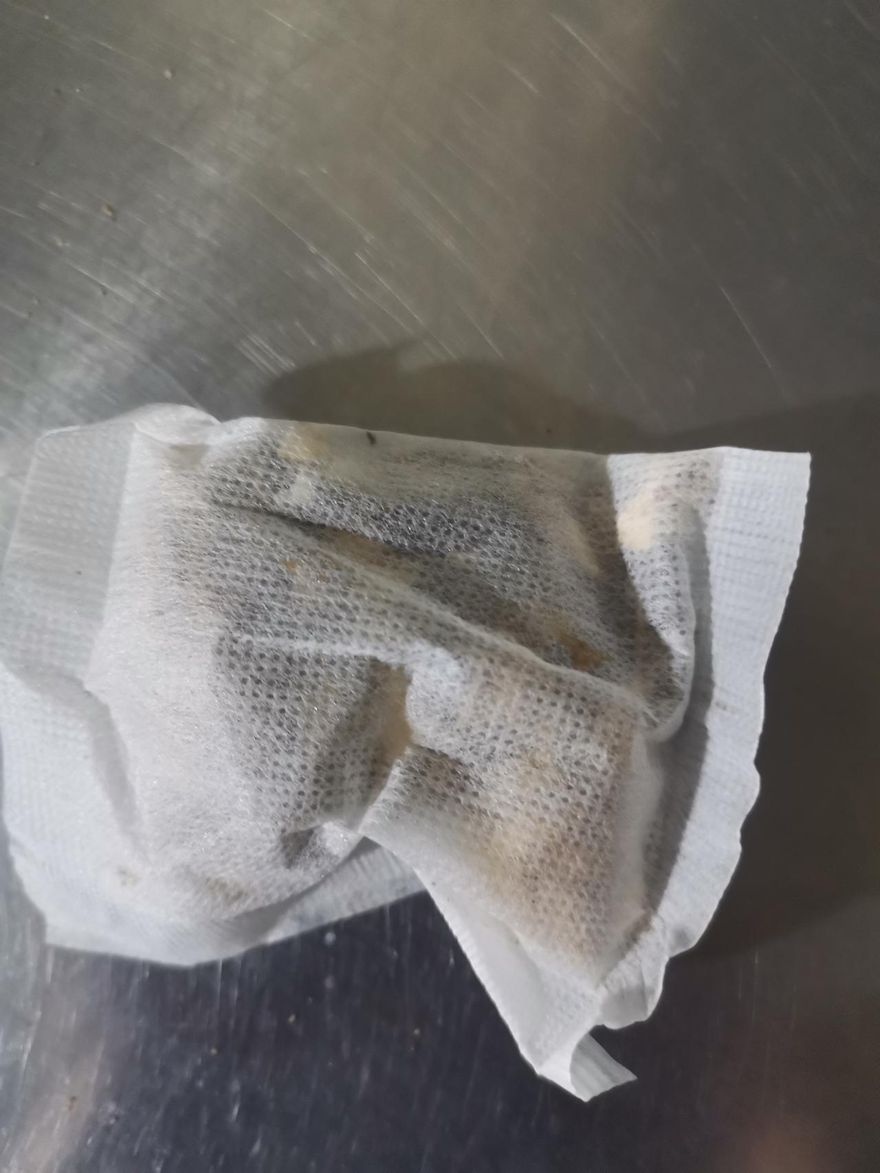 很多老年人，肺气虚了。就变得喜欢睡觉，起来坐不了多久，就跑去睡觉。