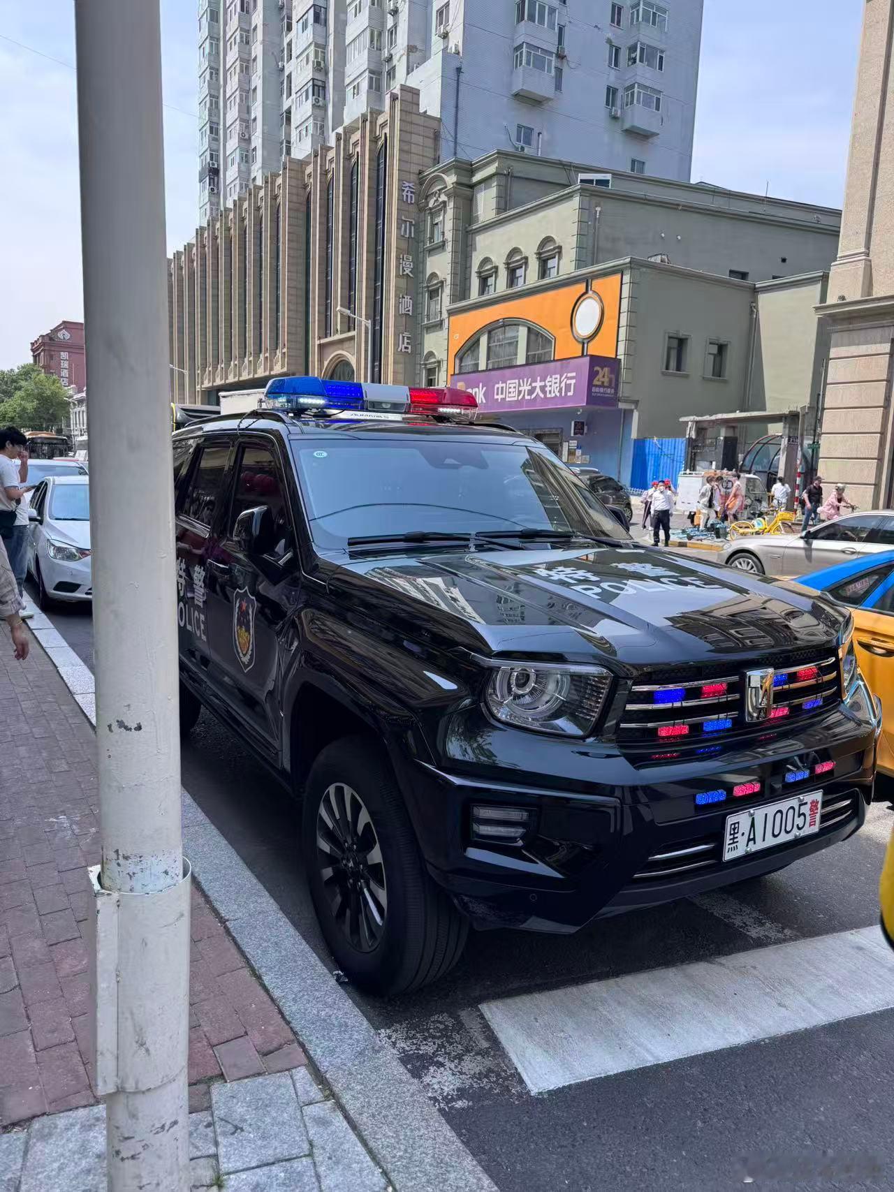我就问，哈尔滨的坦克警车🚓它帅不帅吧？​​​