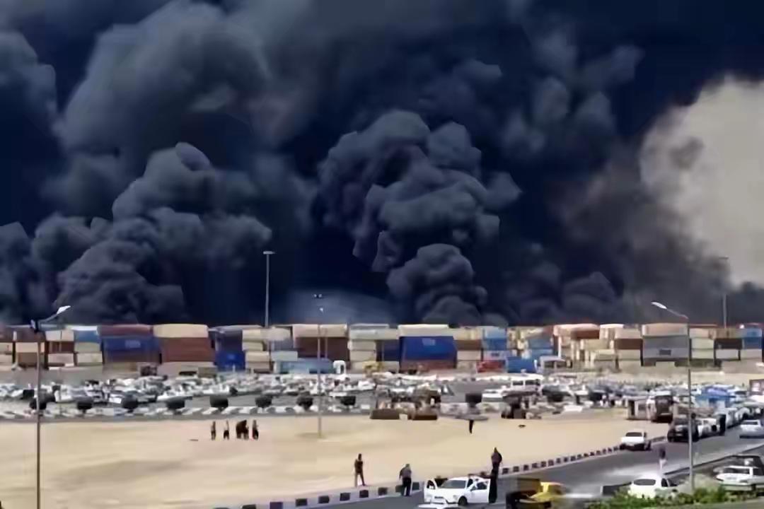 伊朗动手了，美军多处基地被炸。7月15日，伊朗伊斯兰革命卫队今天早晨在社交媒体