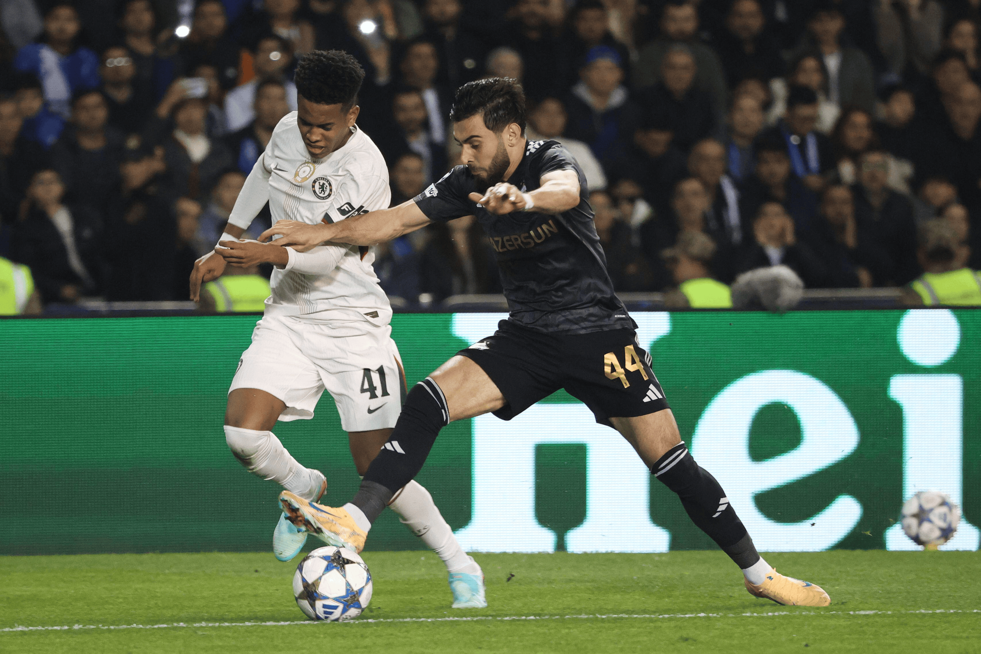 埃斯特旺本场打进1球, 3过人3关键传球2抢断, 对抗13胜8