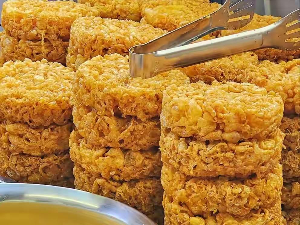 下馆子这10道菜建议少点，比肥肉还油腻，很多人都爱吃1、炸面包片2、炸鸡蛋