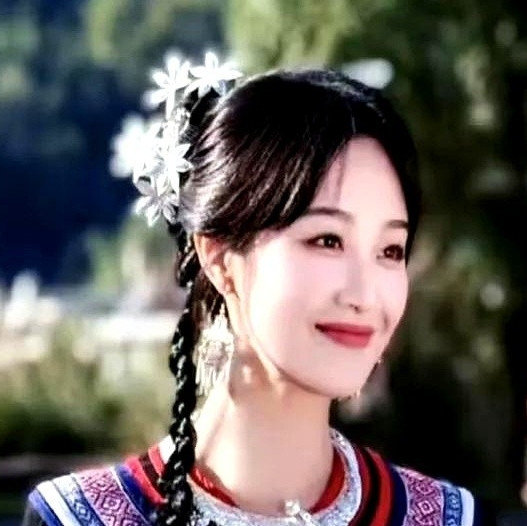 蓝盈莹和曹骏复合困难原因不在女方而是曹骏已经今时不同往日蓝盈莹可以靠着《
