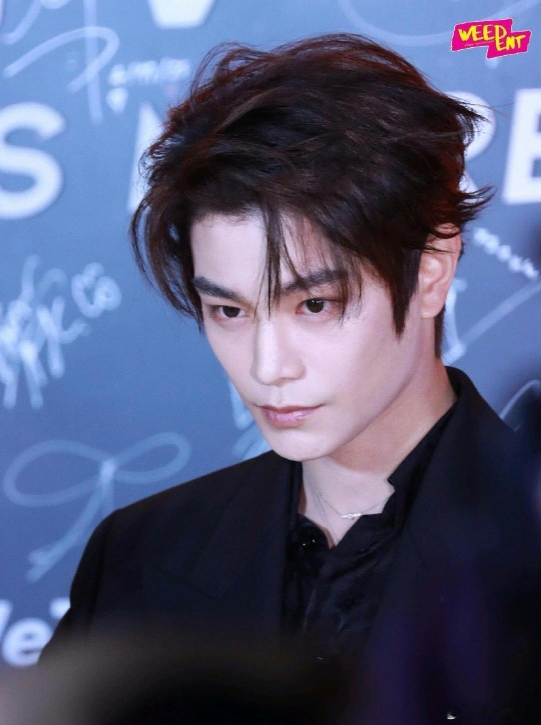 怎么弄也没多帅[捂脸哭]​​​