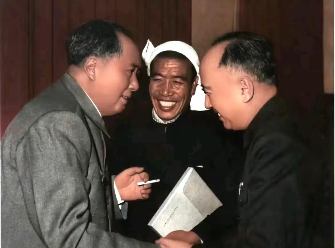 一张老照片看哭无数人！那个年代最干净纯粹的人情有一张老照片，看一次暖心一次