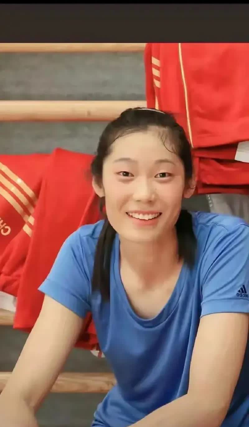 年轻的中国女排还需要老将的回归，老将的传帮带。今晚几位老将都发挥不错，王