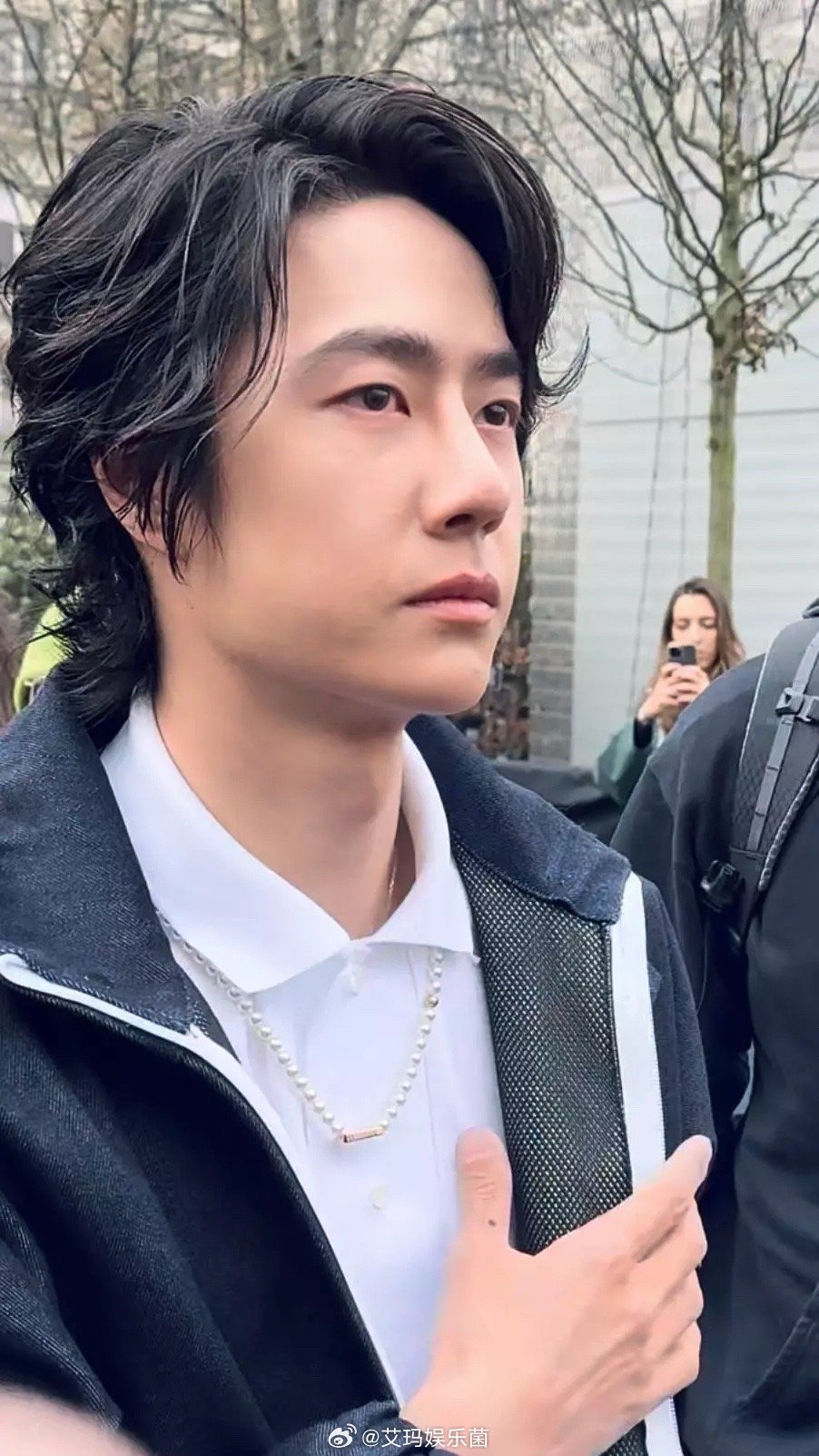 在王一博的脸上，怎么有点岁月的痕迹了[思考]​​​