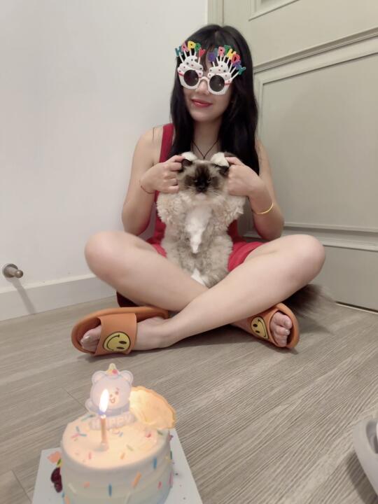 发小弟拒绝了你的生日亲亲请求