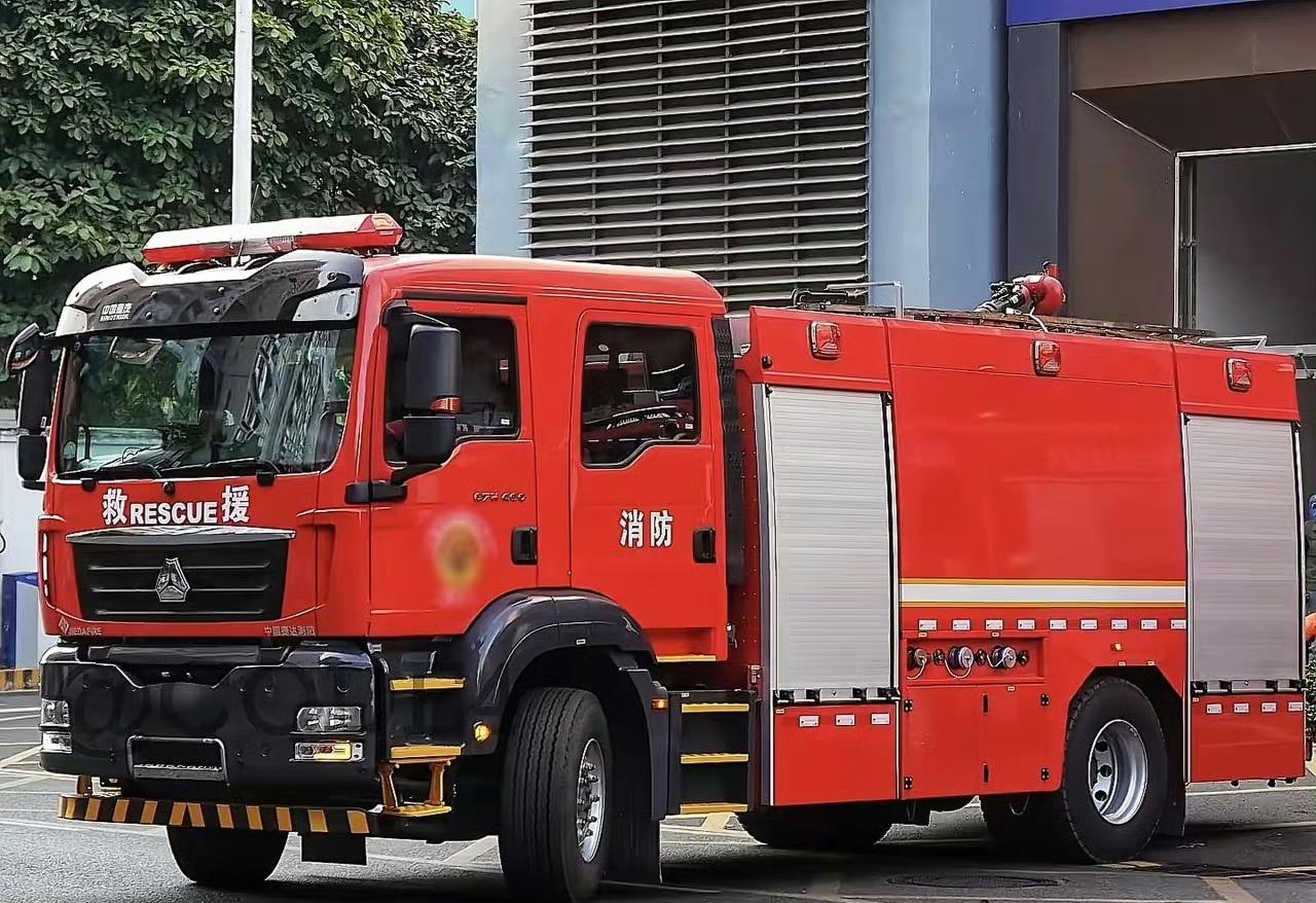 看到这条消息，心里堵得慌，半天说不出话。2月19日，湖南新化一场大火被扑灭