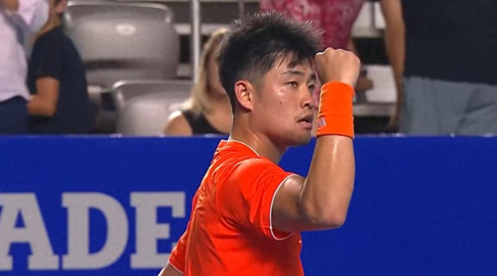 经过昨天双抢七强势淘汰赛会三号种子鲁德后，中国一哥吴易昺在今天的ATP500阿卡