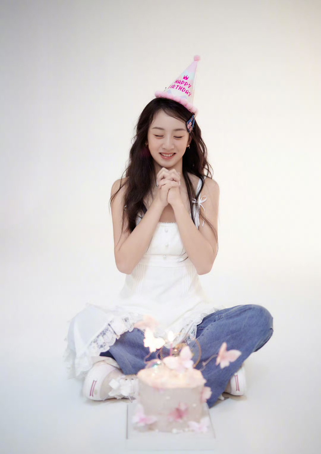 叶一茜晒女儿Cindy18岁生日照果然，女大十八变，好美呀凭这样的美貌进娱乐