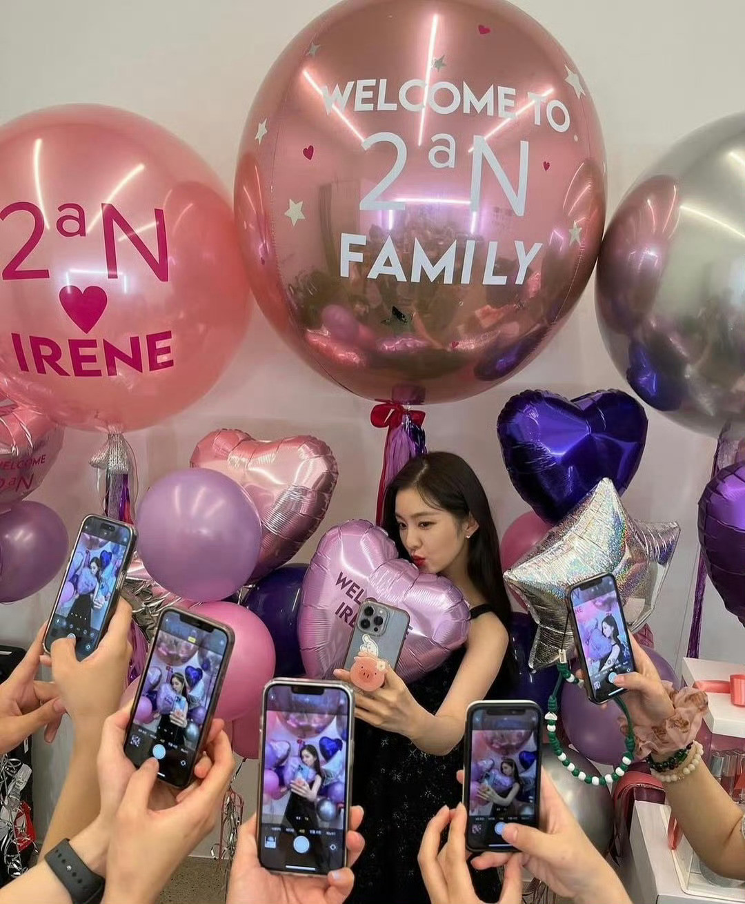 Irene裴珠泫被相机包围的女神Irene​​​