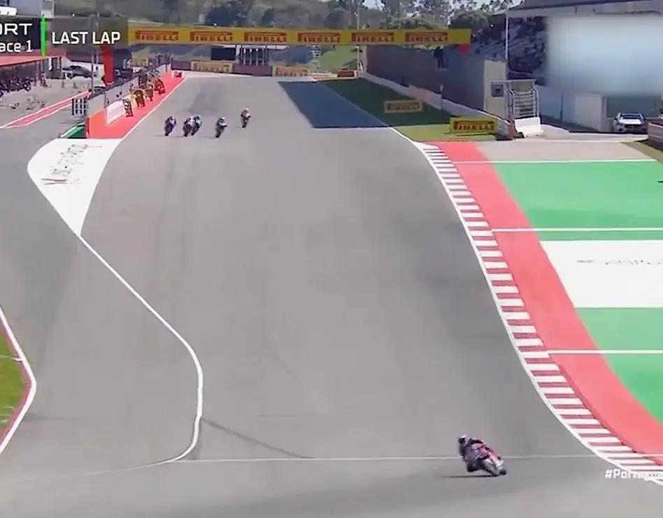 这张照片足以登上知名国际刊物，却难被外国主动刊载它藏的中国制造跨档次超越的底