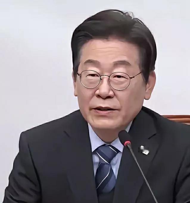 莫迪老仙说，我们印度不买小眼睛的东西，小眼睛爱骗人。有些网友很生气，以为莫迪老