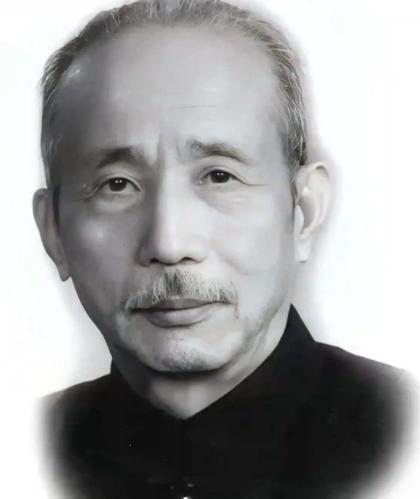 1937年，地主王学文发现一20岁女兵躺在家门口，见四下无人，他一下将女兵扛到了