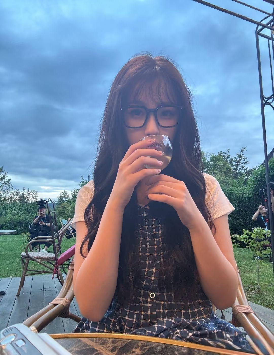 展示爱喝小酒的小虞一枚虞书欣​​​