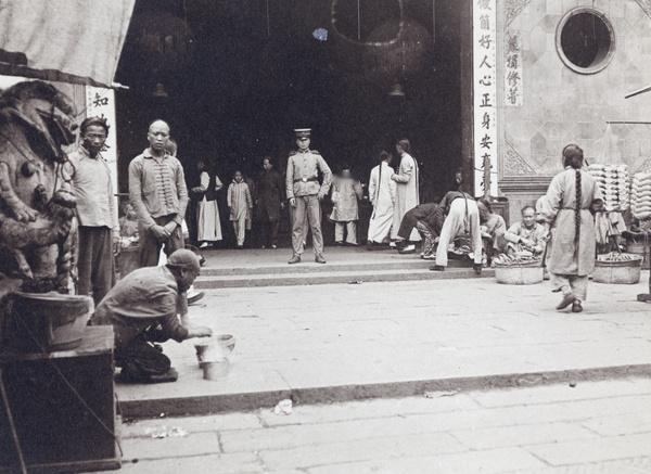 1872年的上海城隍庙，几十只被放生的羊里，有只活了几十年的“羊祖宗”，愣是