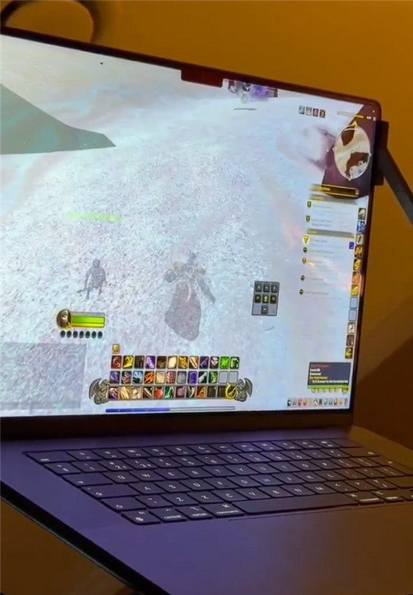 【瘫痪老兵植入Neuralink脑机接口100天后：能用意念畅玩《魔兽世界》了】