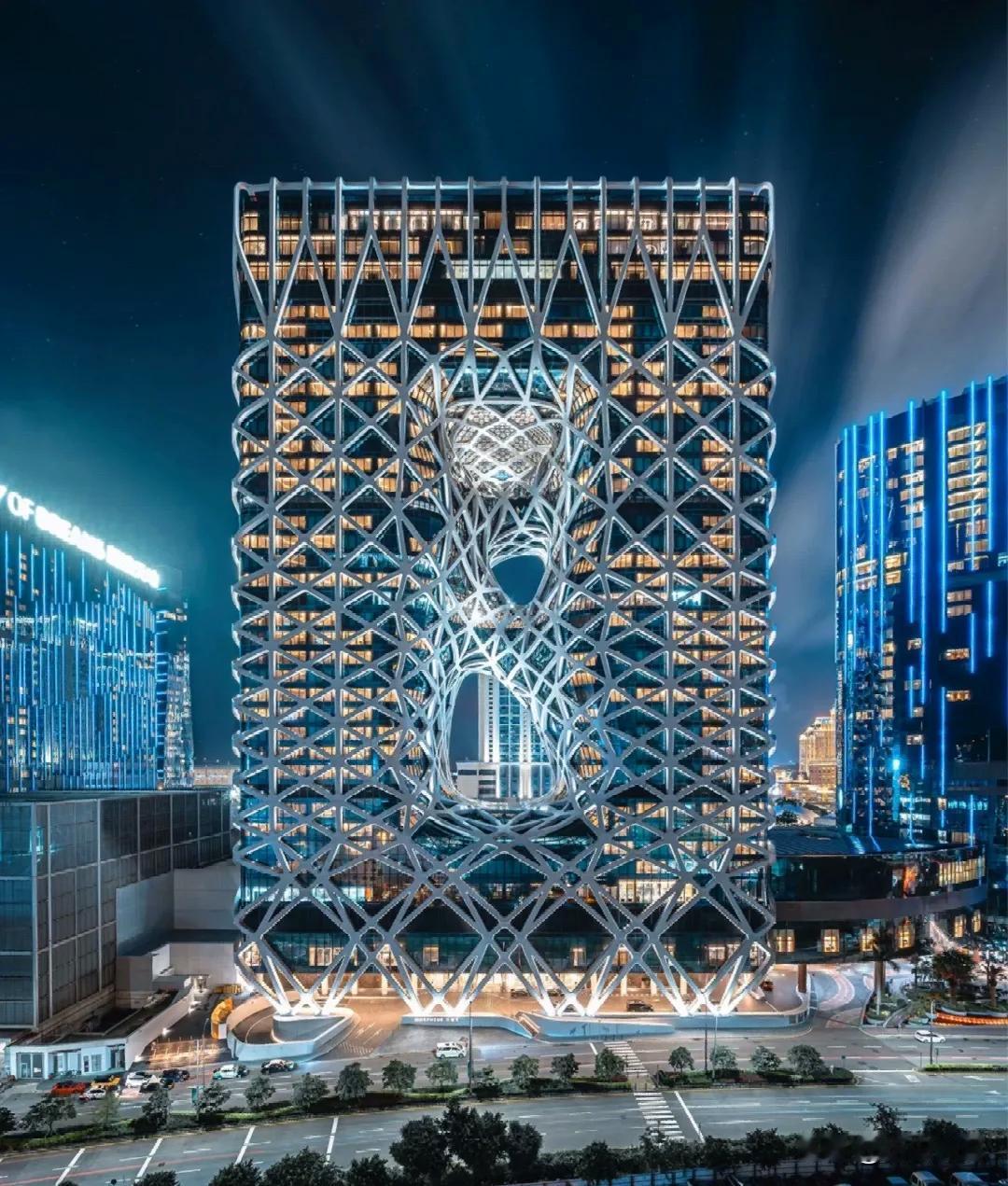 狂砸65亿！赌王儿子用28000吨钢造澳门七星酒店，扎哈遗作太绝了！编辑：